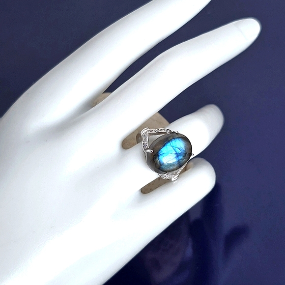 Natural Oval Labradorite & CZ 925 Sterling Silver Ring. - Picture 6 of 8